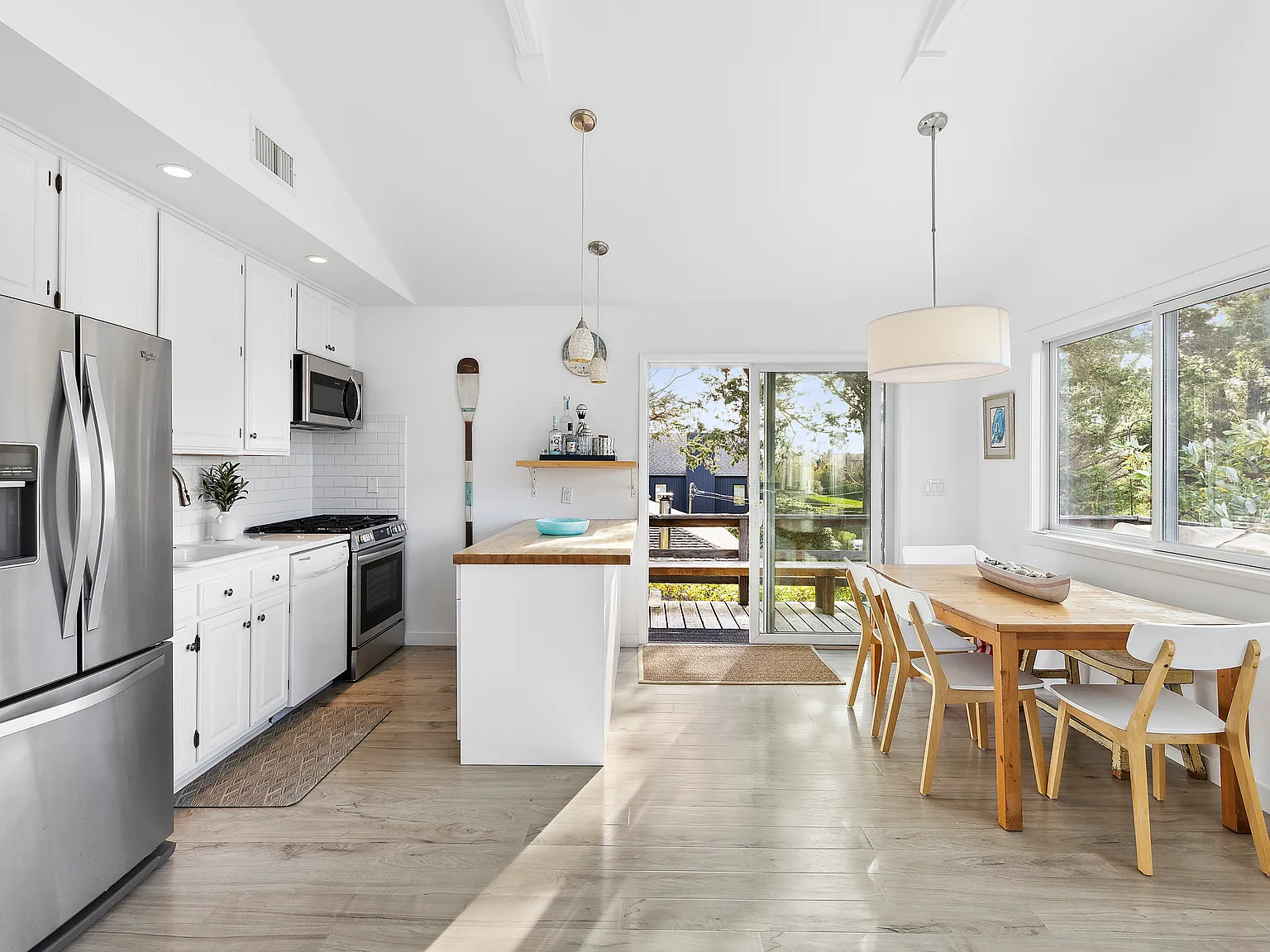 Ditch Plains Family Beach House — Photo 2