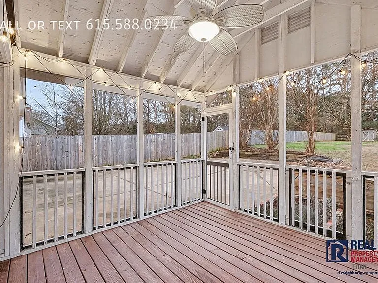 7184 Chester Rd — Photo 17