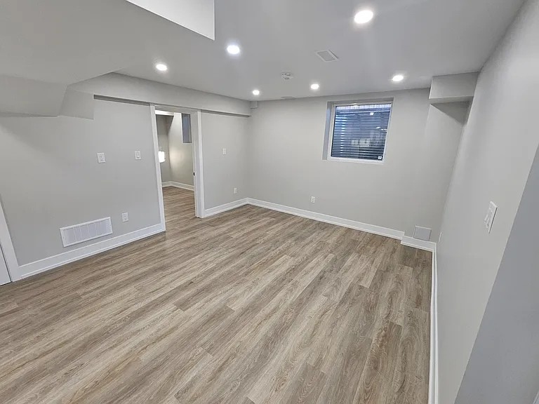 852 Aspen Ter #LOWER — Photo 4