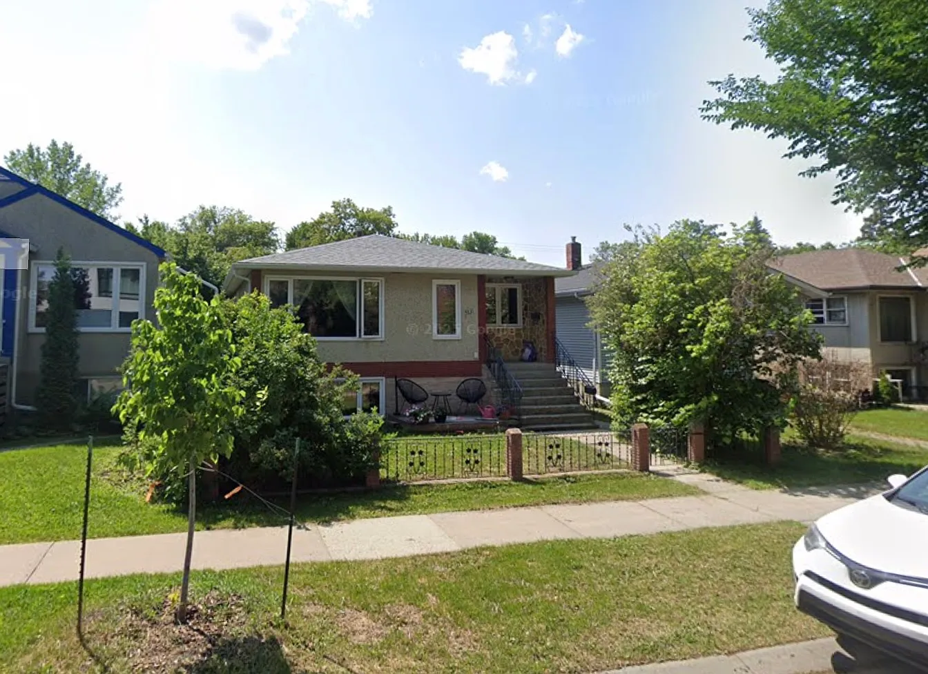 Ritchie 2 Bed 1 Bath Home Edmonton Now For Rent! — Photo 1