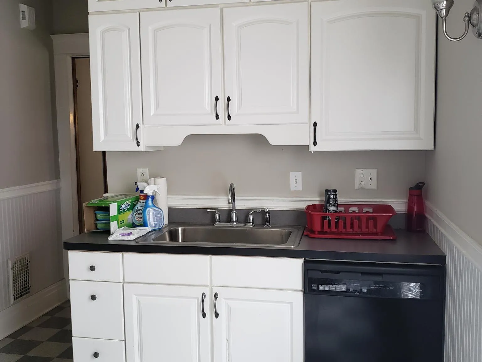 3 bed, 1304 sqft, $500 — Photo 1