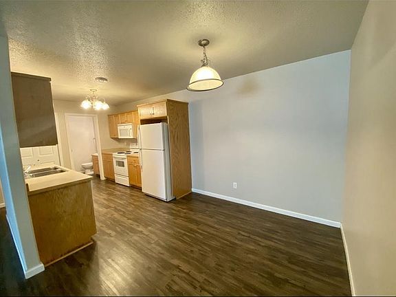 2nd image of 1115 Westport Beach Way Unit B