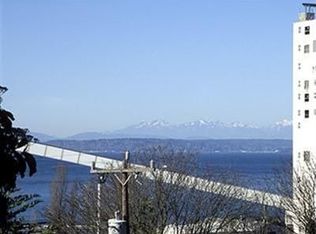 422 Beechwood Dr, Beech Grove, IN 46107