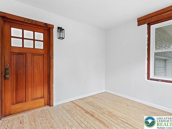 4th image of 1722 S Albert St