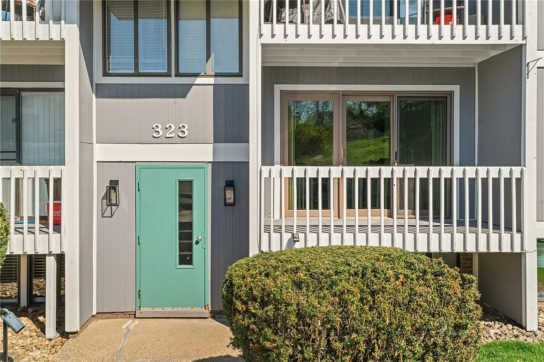 323 Ridge Point Cir APT 24 photo 1