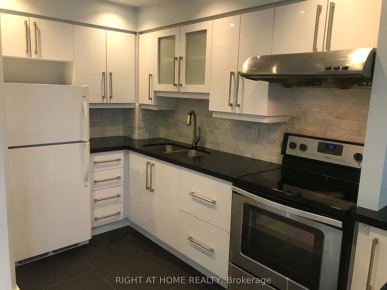 40 Scollard St #1601 — Photo 17