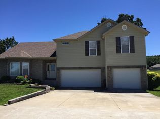 38 W Delaina Dr, Fair Grove, MO 65648