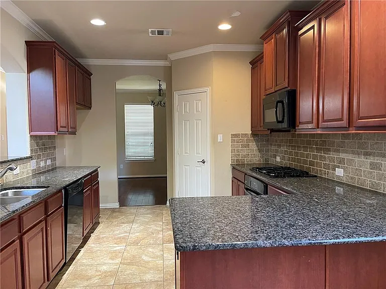 1807 Harvest Bend Ln — Photo 7