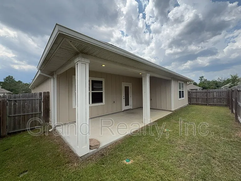 5869 Danbury Blvd — Photo 22