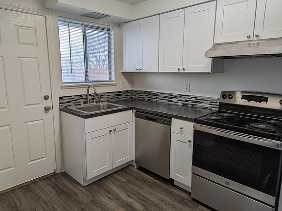 2nd image of 207 S Indiana Ave #1