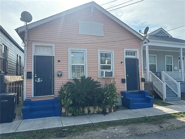 1st image of 2020 7th St #B