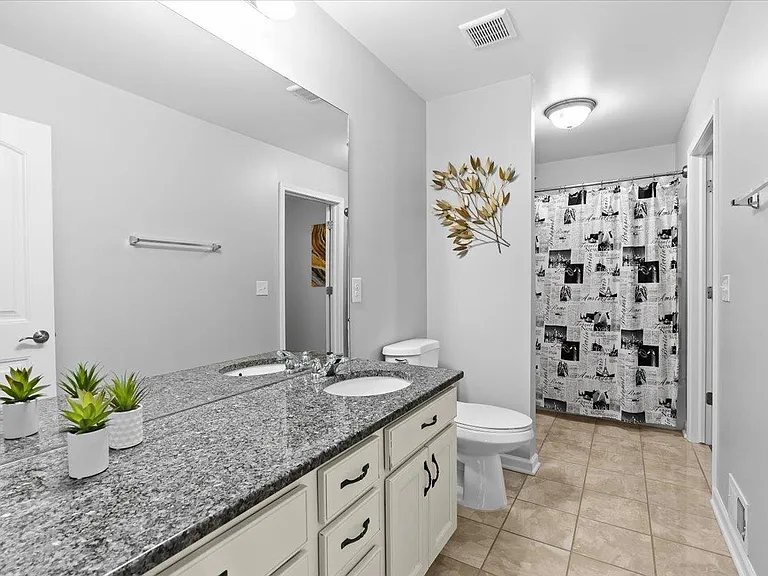 49645 Hartwick Dr — Photo 32
