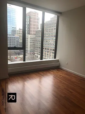 Rented by R New York | media 33