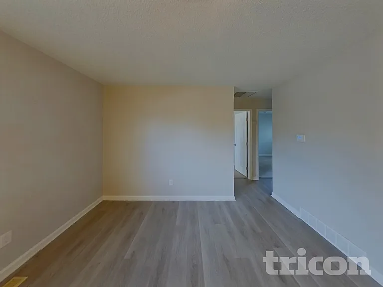 6910 Fielding Cir — Photo 2