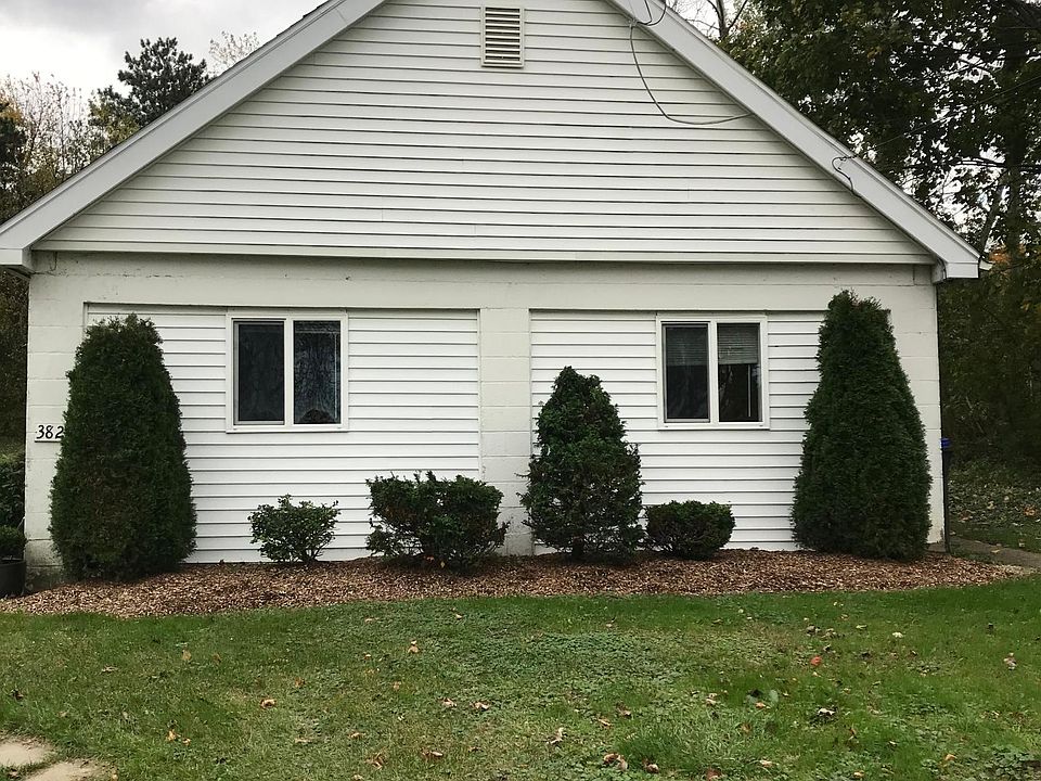 exterior across from citizens bank at w 38th