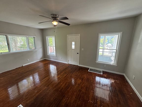 2nd image of 126 Price St