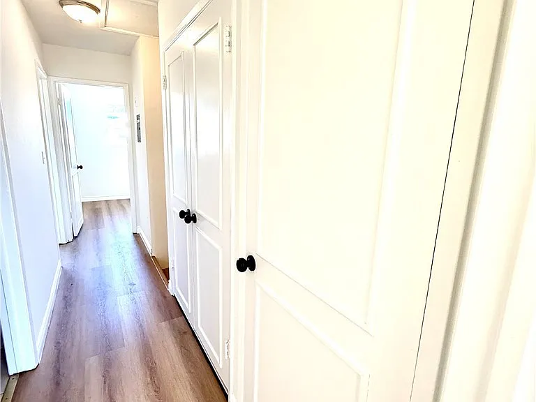 684 E Lee Pl — Photo 17