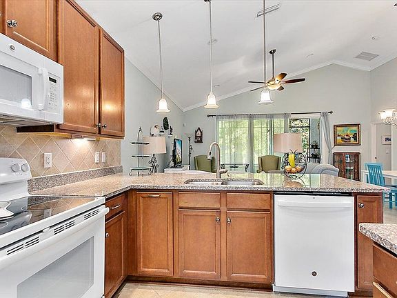 5th image of 585 N Legacy Trl