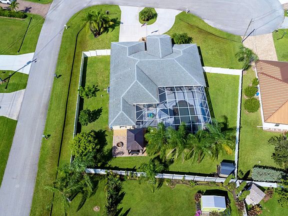 4th image of 5879 NW Cincy Court