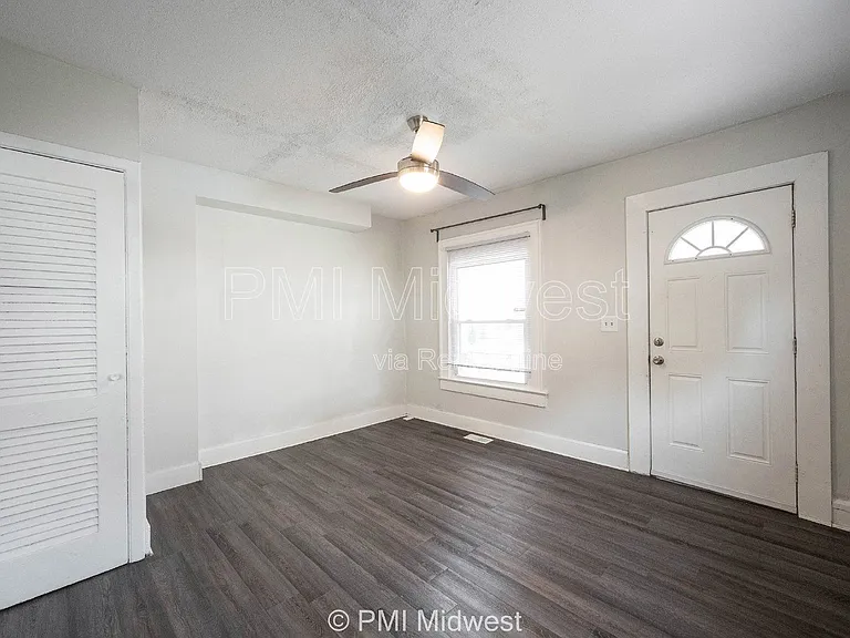 944 E Minnesota St — Photo 4