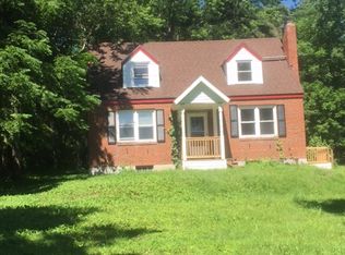 4703 Makyes Rd, Syracuse, NY 13215