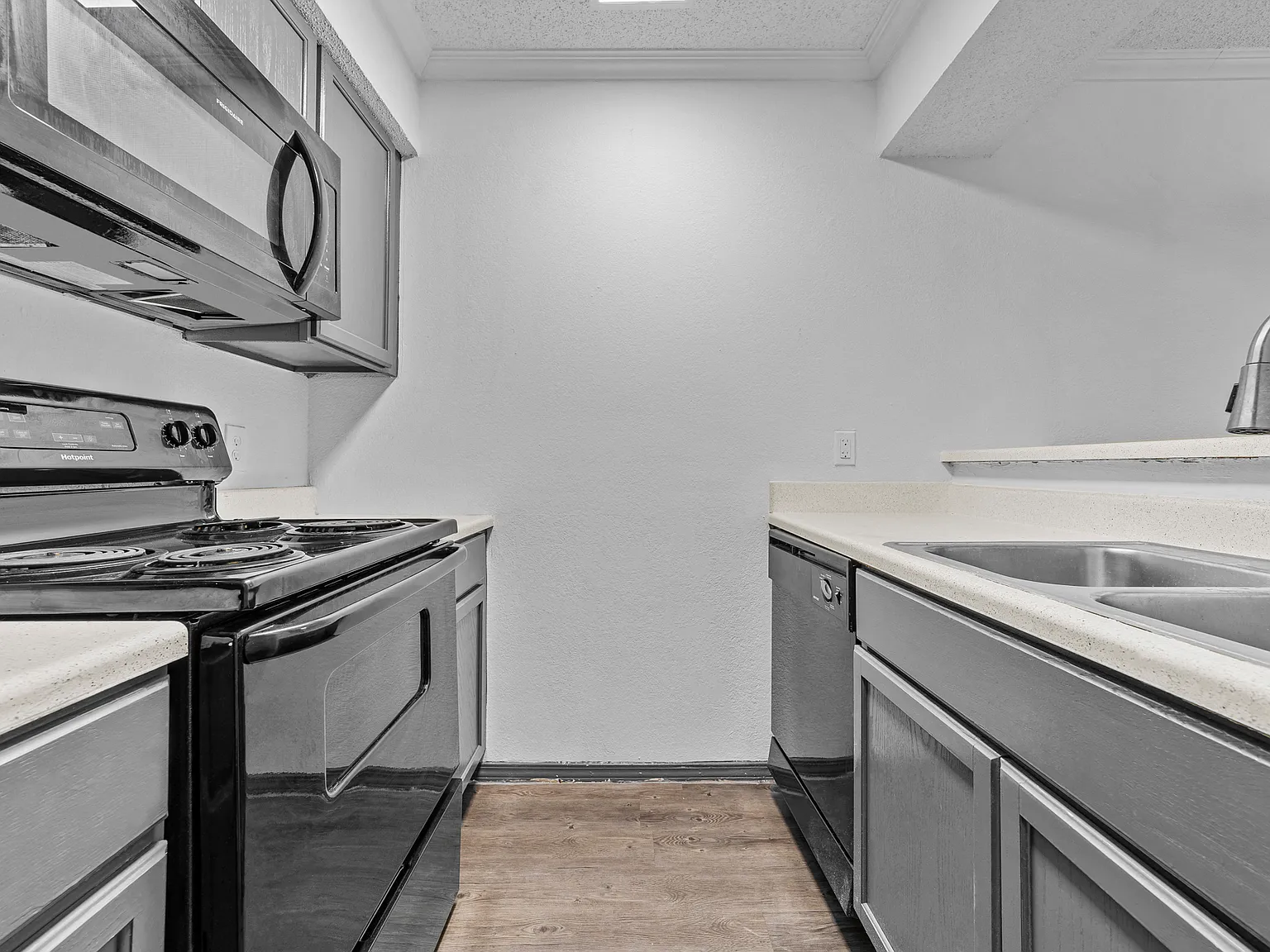 Harper Apartments — Photo 4