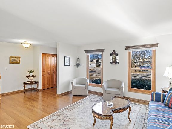 4th image of 5087 Chambers Dr
