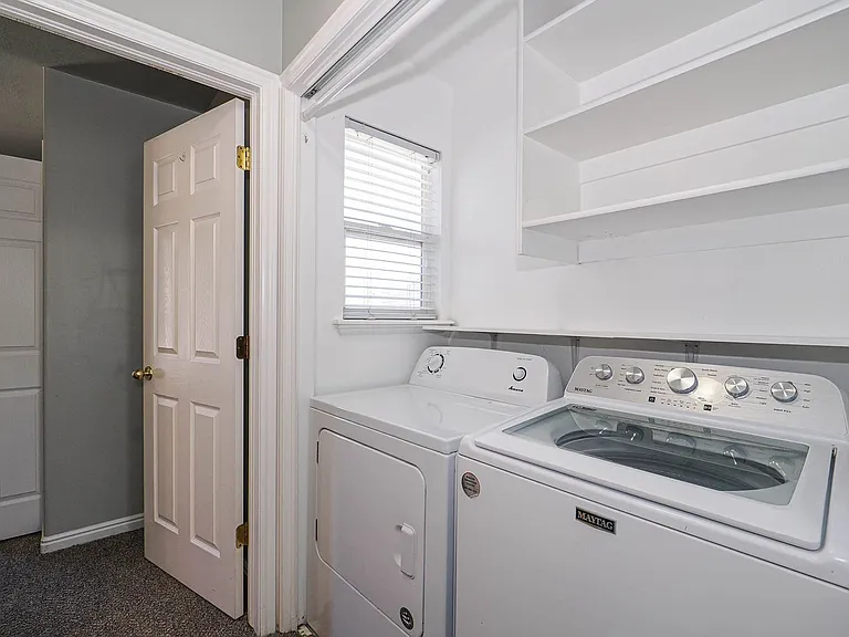 537 N 400 W — Photo 21