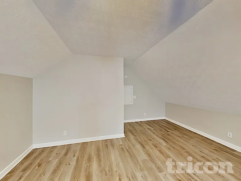 240 Green Hills Dr — Photo 14