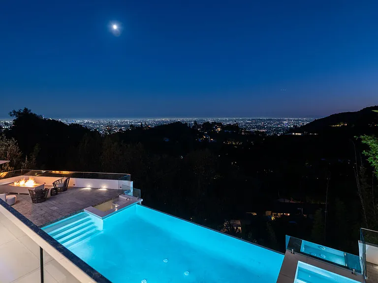 7080 W Mulholland Dr — Photo 24