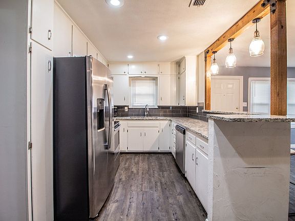 5th image of 4205 41st St