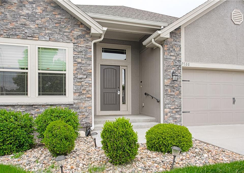 9326 N Ditzler Ave, Kansas City, MO 64157 | Zillow
