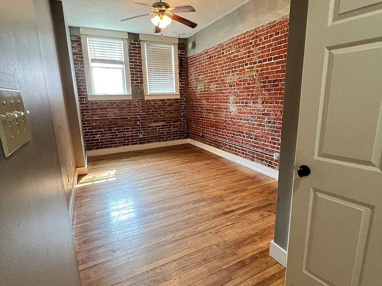 619 Ryan St — Photo 21