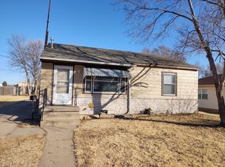 322 E 7th St, Hoisington, KS 67544