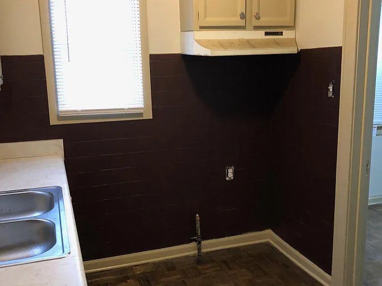 616 W 45th Ave — Photo 3