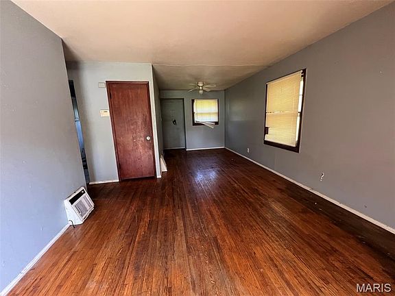 3rd image of 10441 Spring Garden Dr