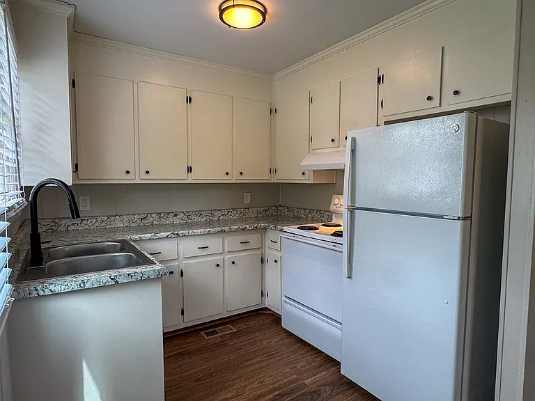 6614 Johnston St S — Photo 7
