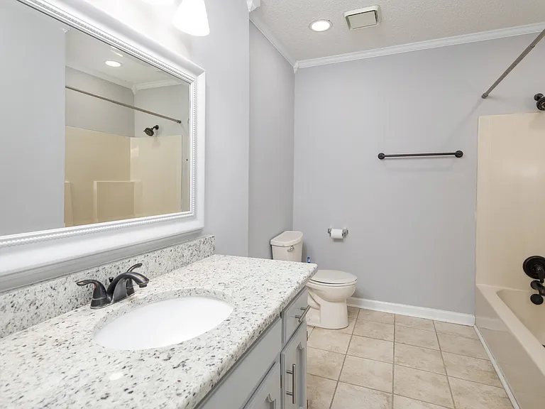 2624 Excalibur Dr SE — Photo 11