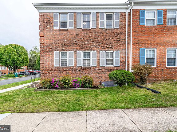 2nd image of 7451 Larne Ln