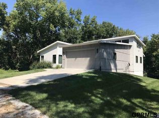 929 N 8th St, Plattsmouth, NE 68048
