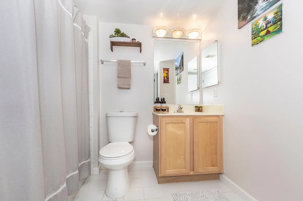 2 bed, 1025 sqft, $2,500 — Photo 1