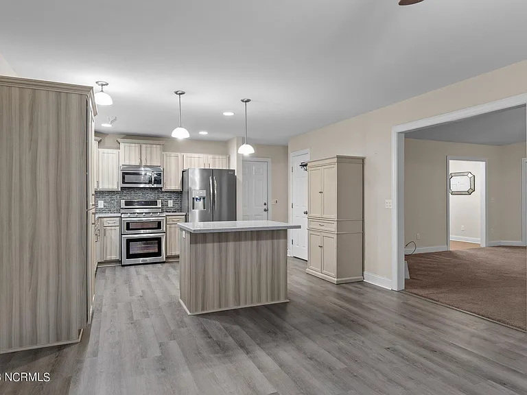 711 Shearwater Ln — Photo 13