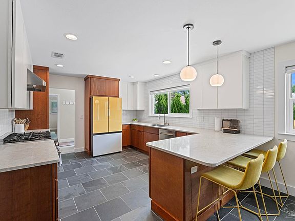 4th image of 505 Boxwood Ln