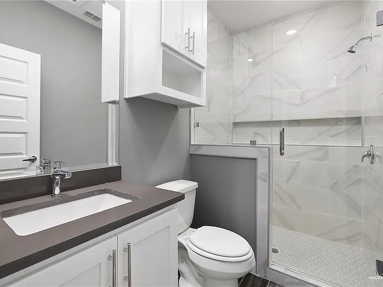 428 E Acacia St #4 — Photo 12