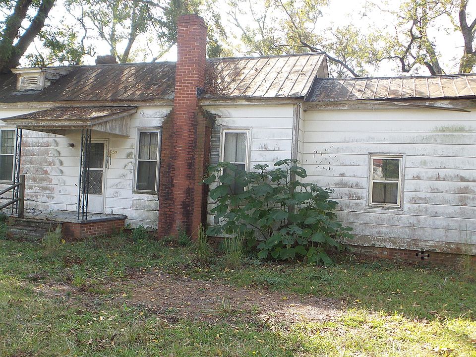 2nd image of 559 N Alexander Avenue