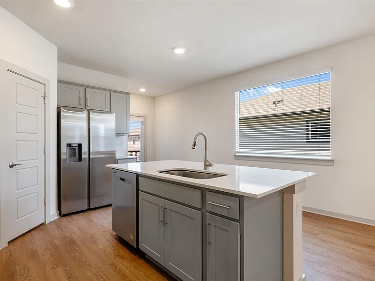 336 Fairfax Ave — Photo 12