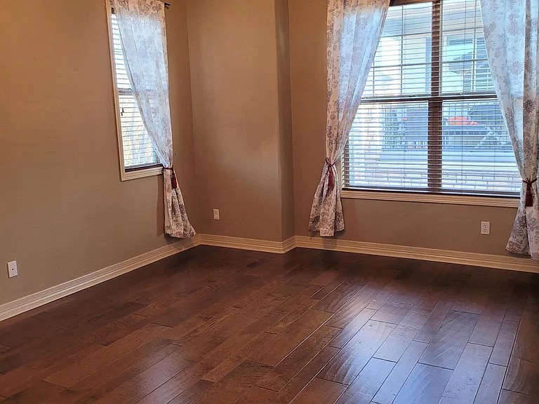 10075 Bluffmont Ct — Photo 10
