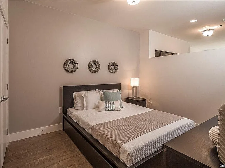 308 Columbus Ave — Photo 8