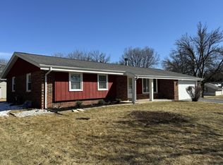 1903 Sunnyside Dr, Waukesha, WI 53186