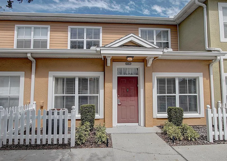 4003 San Sabastian Dr #106
